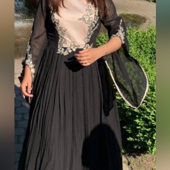 Black long custom made gown!! - Picture 3 of 5